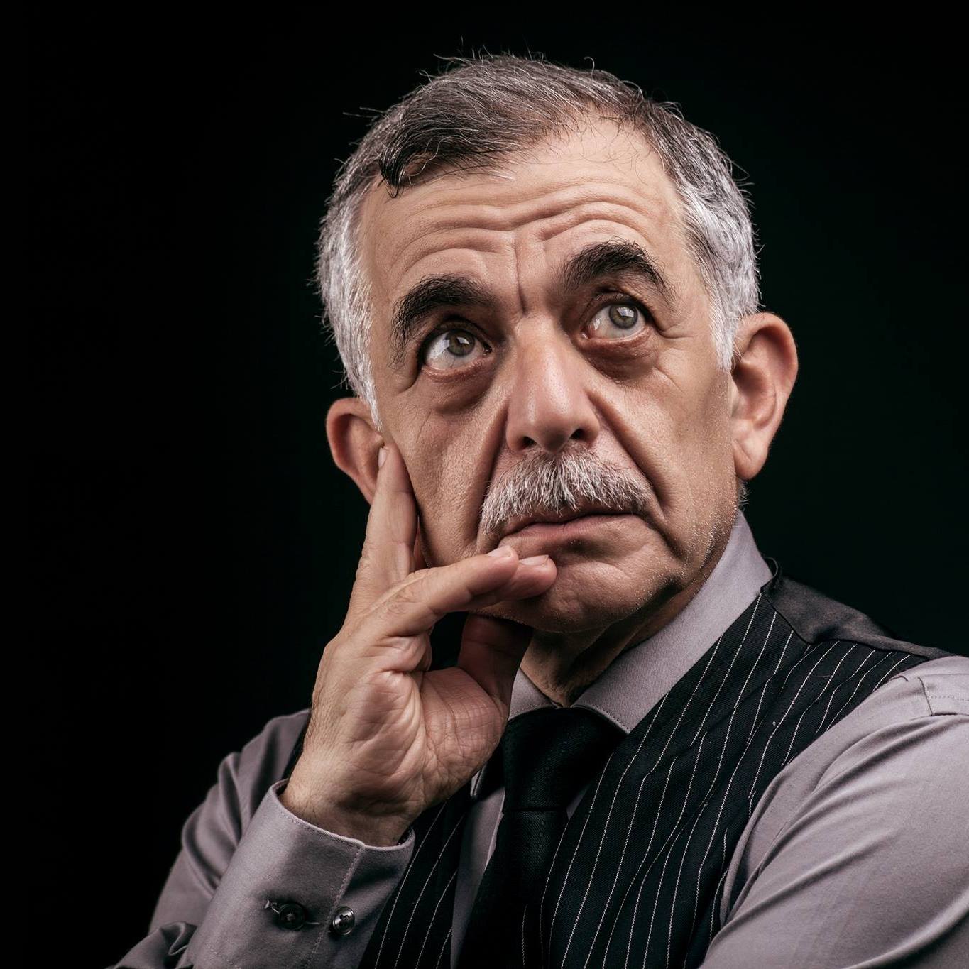 صورة شخصية للكاتب كميل سلامة