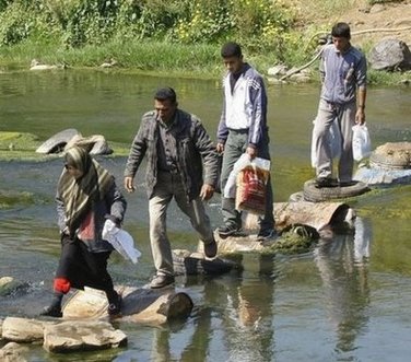 عكار: عودة طوعية للنازحين السوريين  مقابل موجة نزوح جديدة 