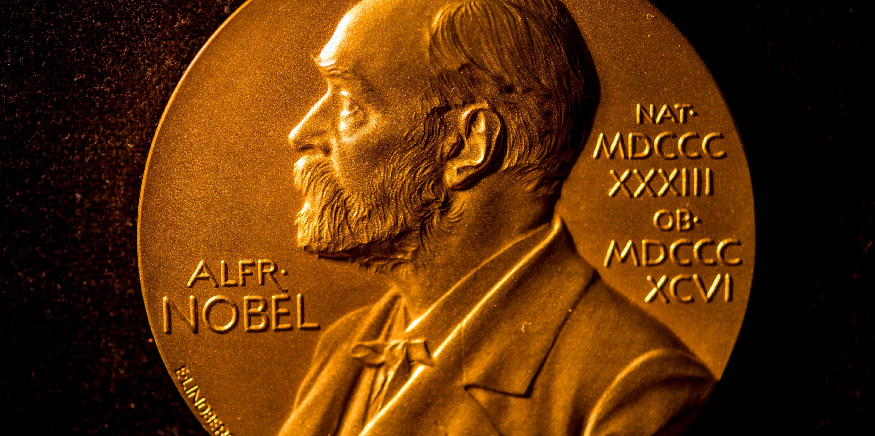 نوبل للآداب