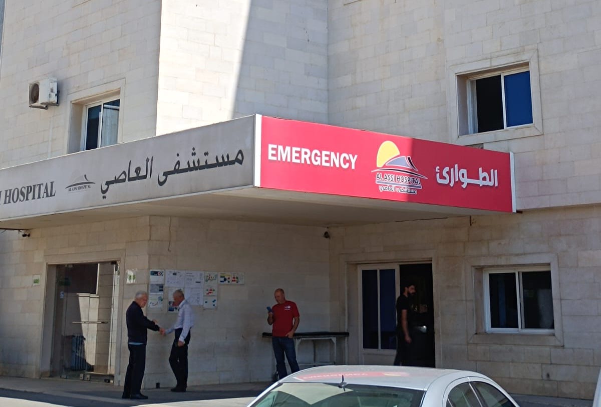 صورة توضيحية للمقال: المستشفيات في بعلبك الهرمل :  مريض يداوي مريضًا 