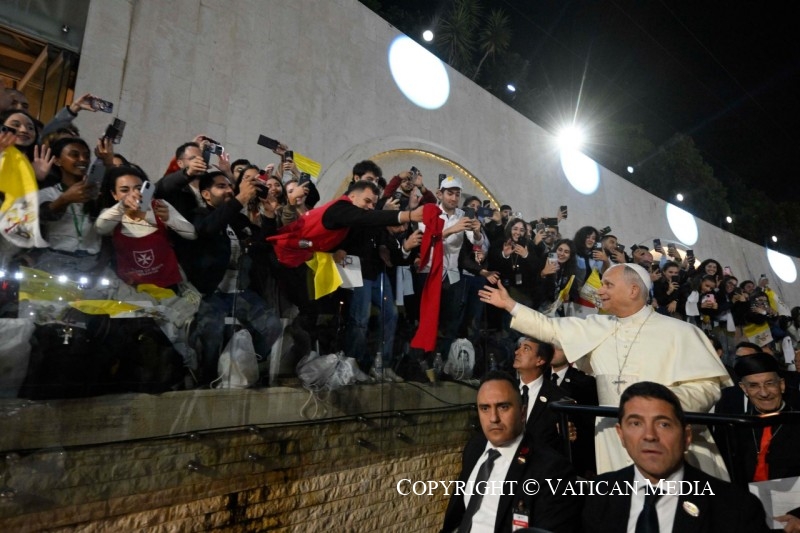 البابا الى اللبنانيين: تغلبوا على العنف لبنان سيصير جميلًا كشجرة الارز