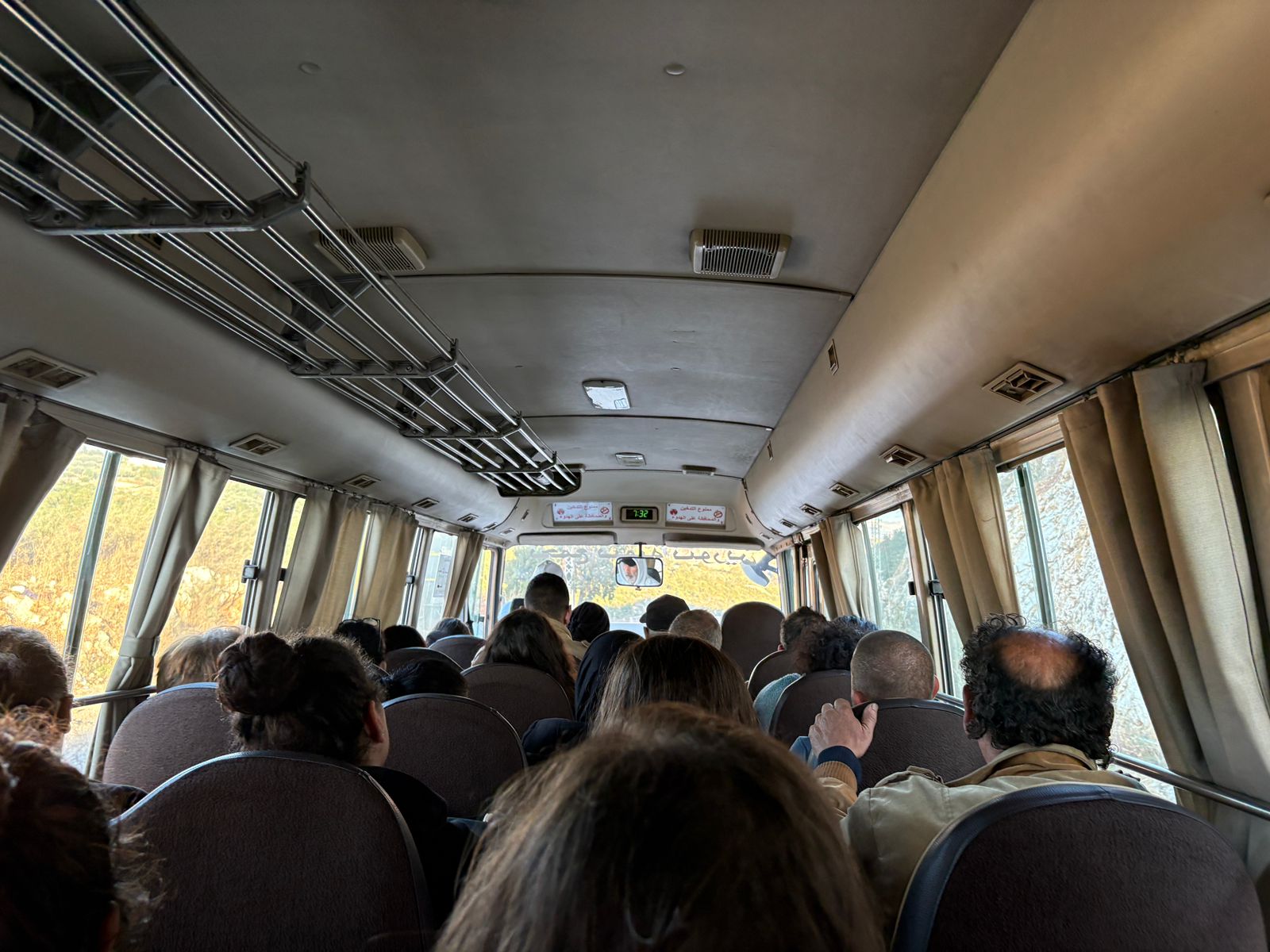 صورة توضيحية للمقال:    النقل الجامعي بالباص  واقع الخدمة و تجارب الطلاب