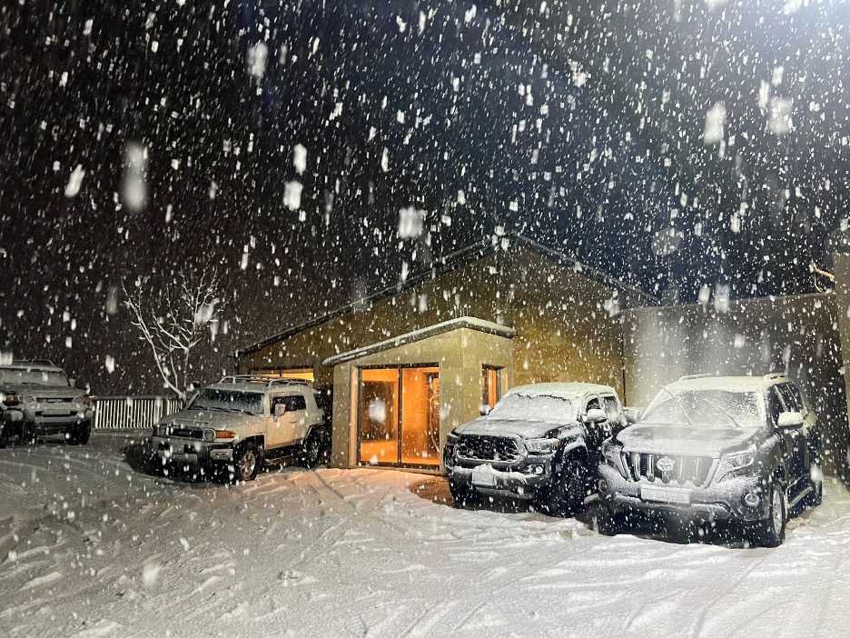 الثلج ينعش السياحة الشتوية الواعدة في إهدن