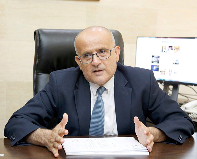 صورة توضيحية للمقال: حُلم عودة المرفأ للزمن الجميل علّية: التزمت إدارته بالقانون والشفافية