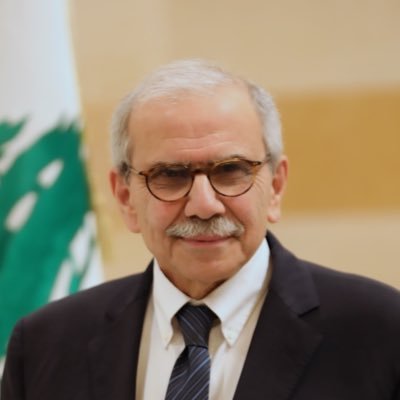 التمديد للمجلس النيابي يمهّد لتغيير الحكومة