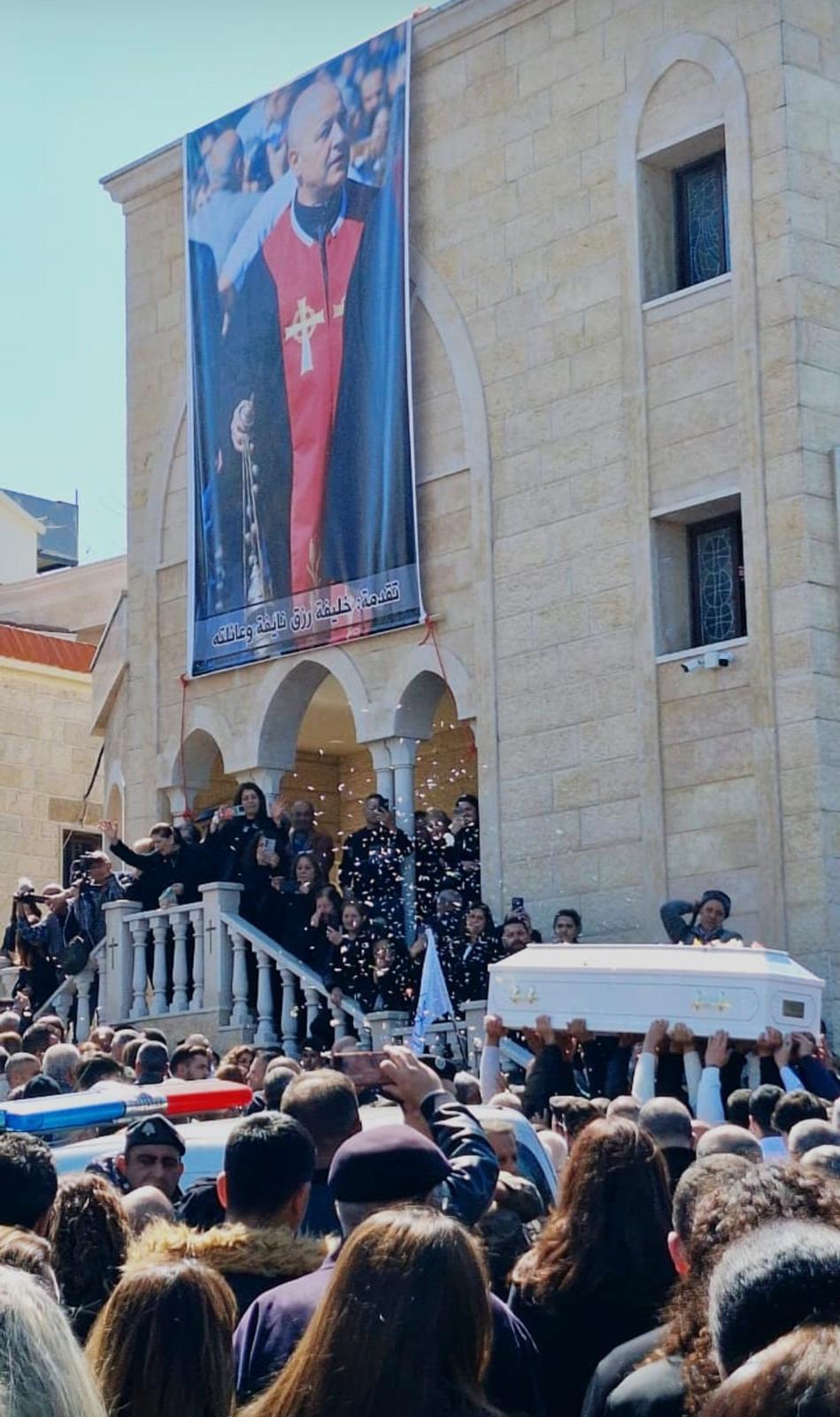 القليعة شيّعت الخوري الراعي البابا: بقي الى جانب شعبه