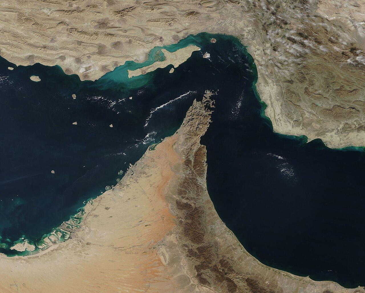 حلّ مضيق هرمز شبه المستحيل 